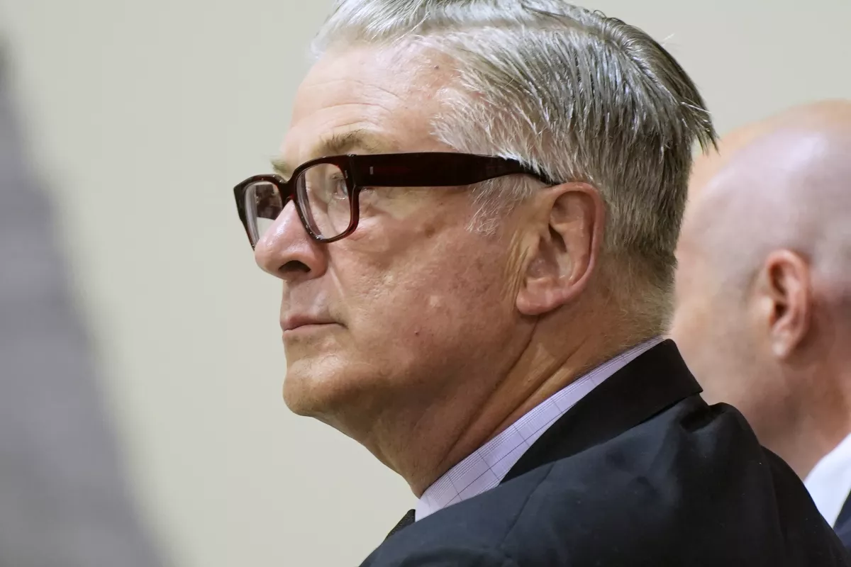 Alec Baldwin podría demandar a fiscal