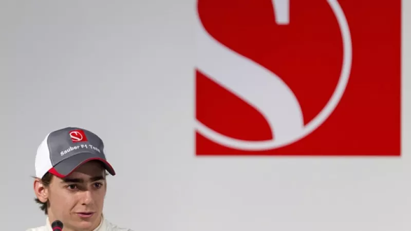 el piloto mexicano esteban gutierrez en rueda de prensa
