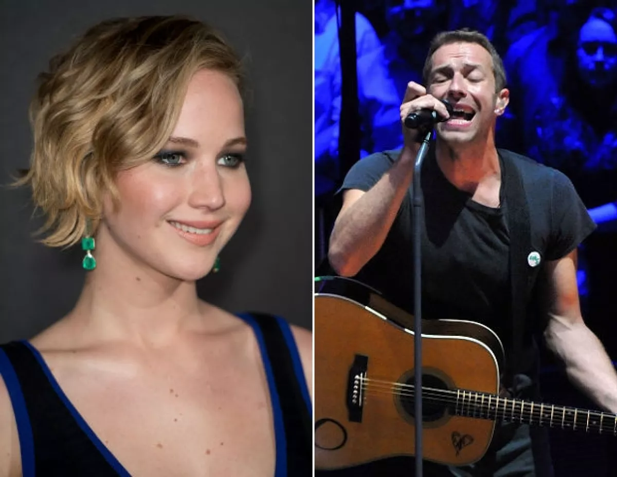 Coldplay interpreta el tema oficial del soundtrack de "Hunger Games: Catching Fire", película que protagoniza Jennifer Lawrence. Fue posiblemente en este momento cuando la pareja se conoció.