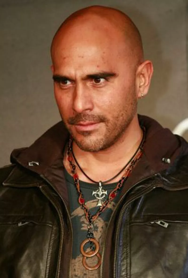 El actor, quien asegura escribe desde los 10 años,  planea lanzar su primer libro en septiembre de este año.