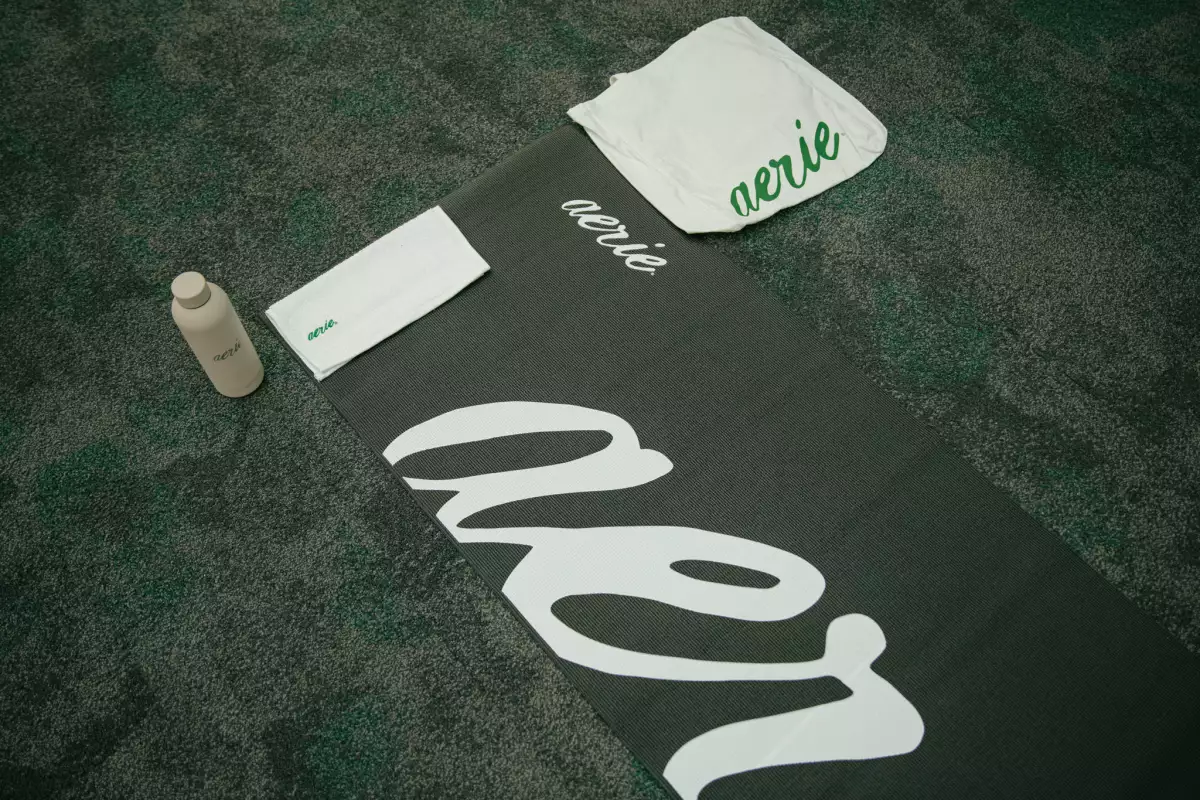 aerie-look-dia-internacional-yoga