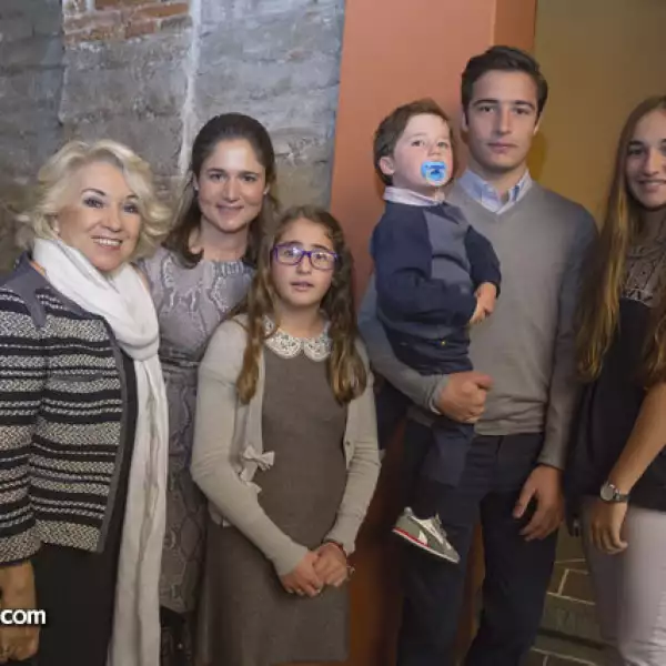 María Teresa Uriarte,Lorena Ochoa,Isabel,Andrés,Pedro y María Fernanda Conesa