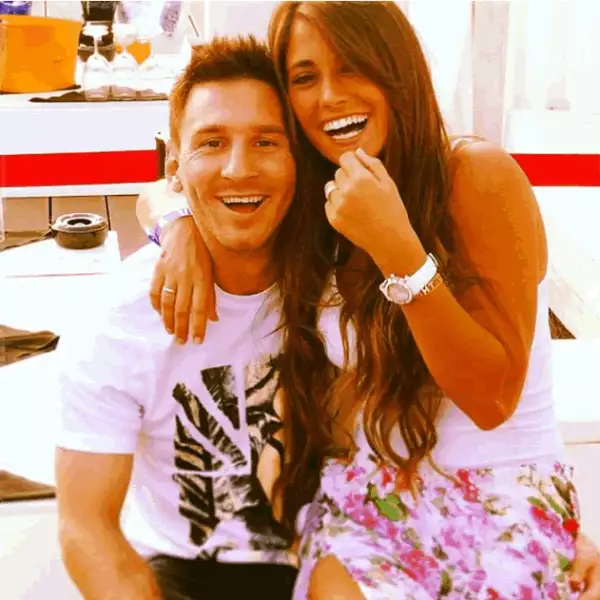 Se conocieron cuando tenían 9 años porque Antonella es prima de su mejor amigo, por mucho tiempo se separaron hasta que el destino volvió a unirlos y son una pareja muy feliz.