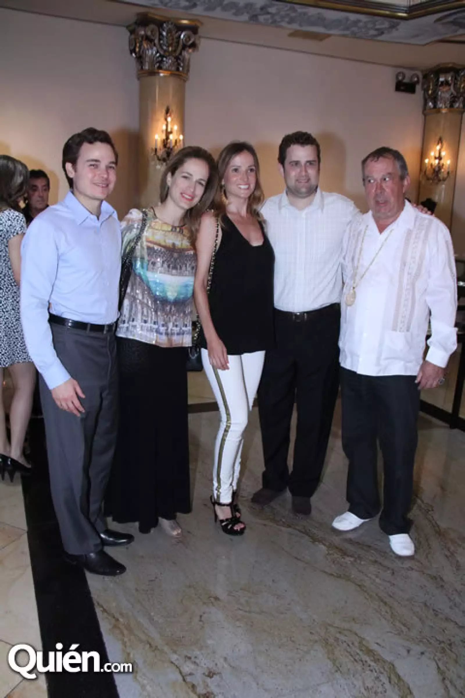 Adrian Sada,Alana de Sada; Pau Escamilla,Anton Fernández y Mauricio Fernández