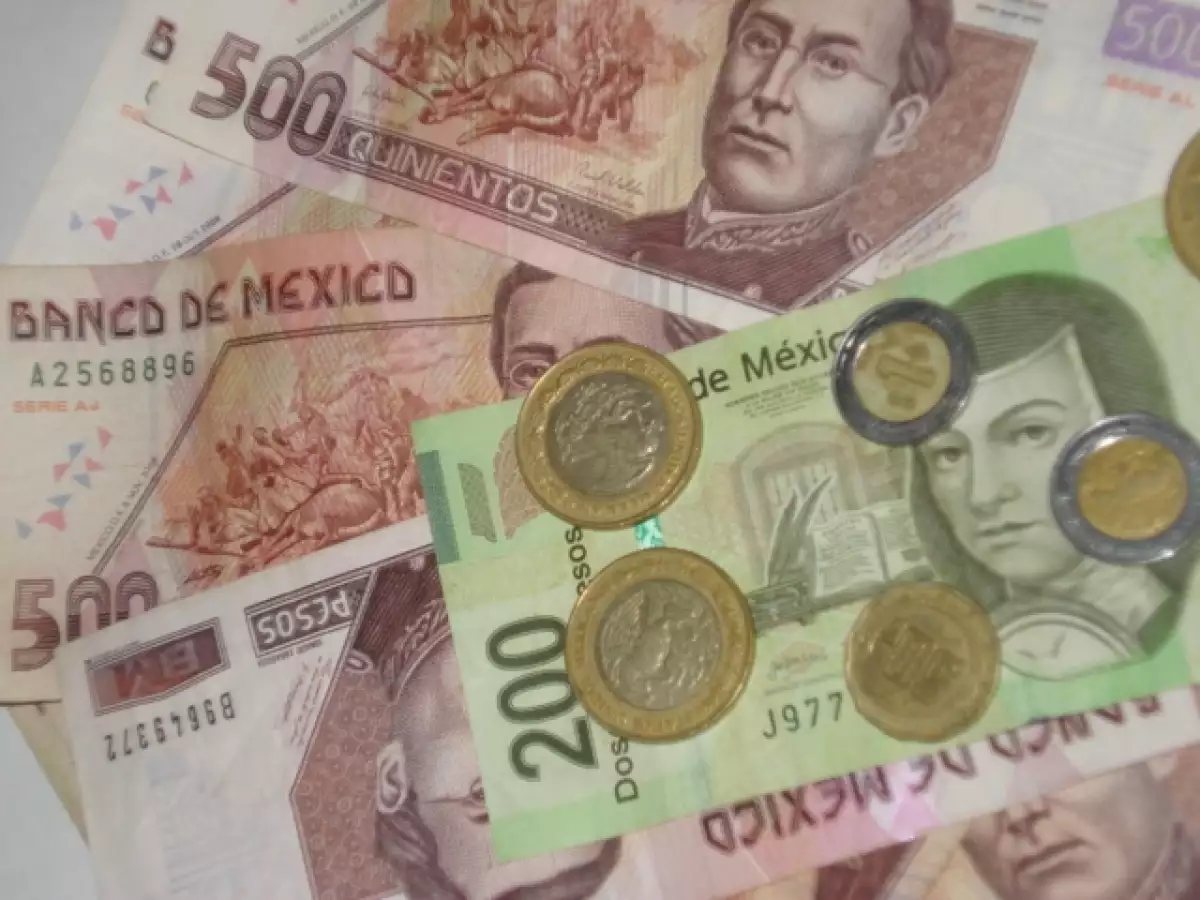 El peso se ve afectado por malos datos sobre la economía de EU difundidos este jueves. (Foto: Karina Hernández)