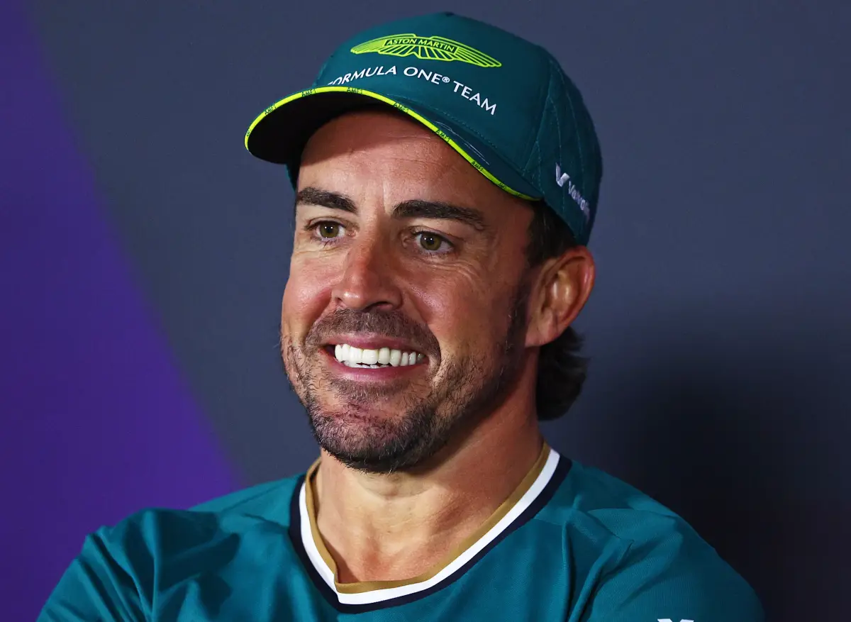 Aston Martin revisará penalización a Fernando Alonso
