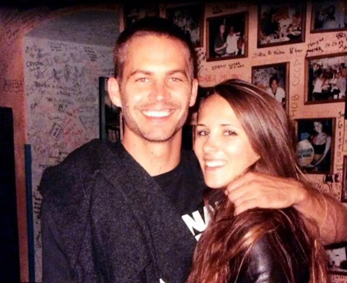 Paul Walker tuvo una hija con Rebecca Sotero, quien parece haber enfrentado problemas de alcoholismo en años recientes.