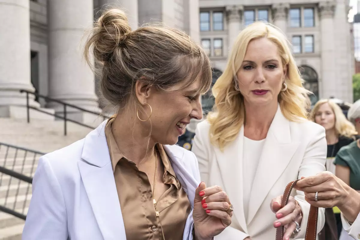 Ghislaine Maxwell sentenced to 20 years in prison for role in Jeffrey Epstein's sex trafficking ring