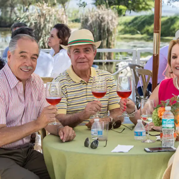 Óscar Peralta,Carlos Torres y Gaby Torres