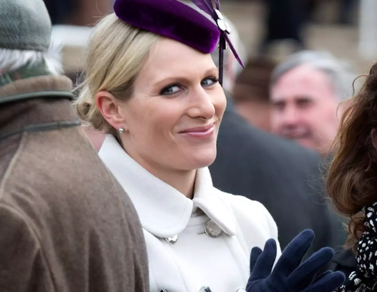 Zara enfureció ante la actitud del guardia, sin embargo, el coraje pasó pronto.