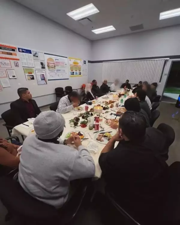 Kim Kardashian celebró Thanksgiving en la cárcel con jóvenes detenidos y su ex cuñado Tristán Thompson
