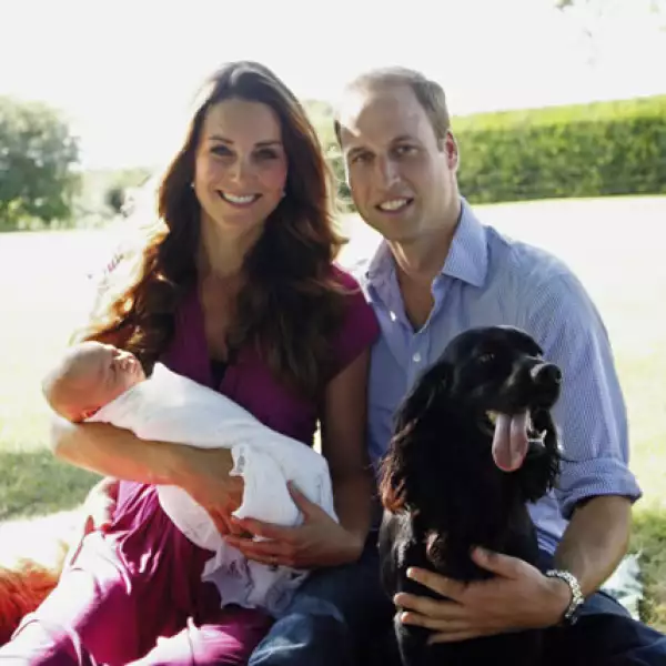 George nació un 22 de julio de 2013. Esta es su primera fotografía oficial, tomada por Michael Middleton, padre de Kate.