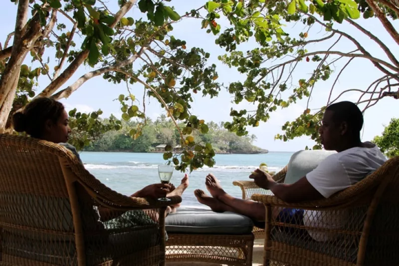 La poderosa pareja viajó a la isla en compañía de Blue Ivy. Es el segundo año consecutivo que festejan su aniversario en este paradisíaco lugar.