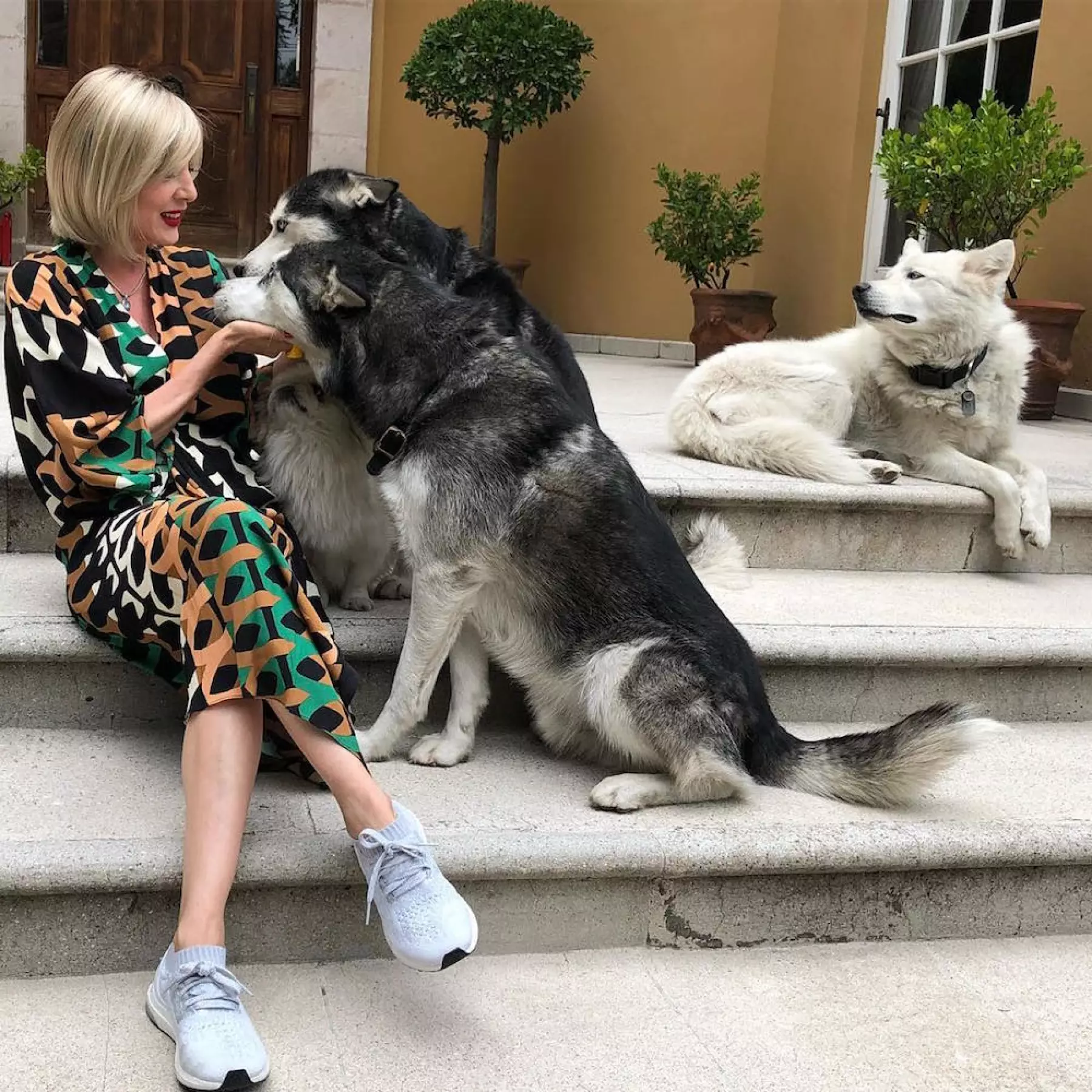 edith-gonzalez-perros.jpg