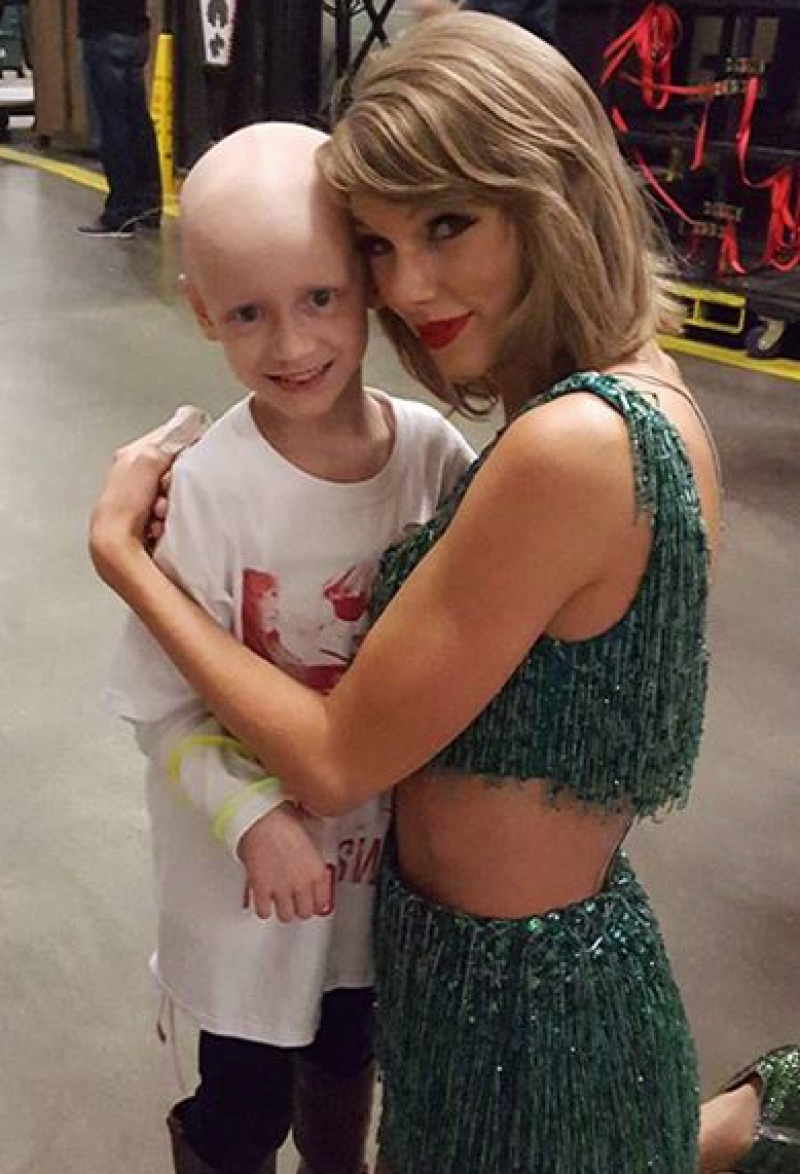 El día en que Taylor conoció a Taylor. Una niña de seis años que sufre un raro tipo de cáncer conoció a su ídolo después de asistir a uno de sus conciertos en Atlanta.