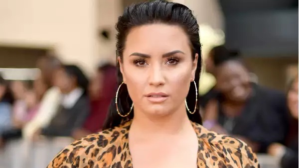 Demi Lovato abandona temporalmente clínica de rehabilitación