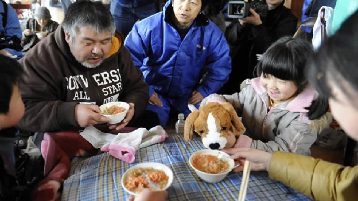 familia japonesa en un refugio
