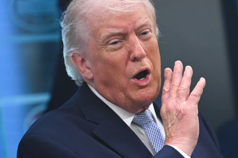 El presidente de los Estados Unidos, Donald Trump, habla sobre el conflicto en Irán en el James S. Brady Press Briefing Room de la Casa Blanca el 6 de abril de 2026, en Washington, DC.