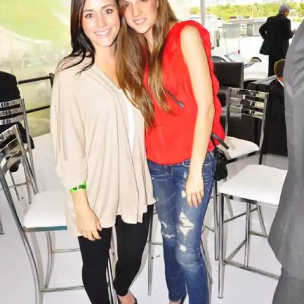 Jenny Serur,Fer Parra