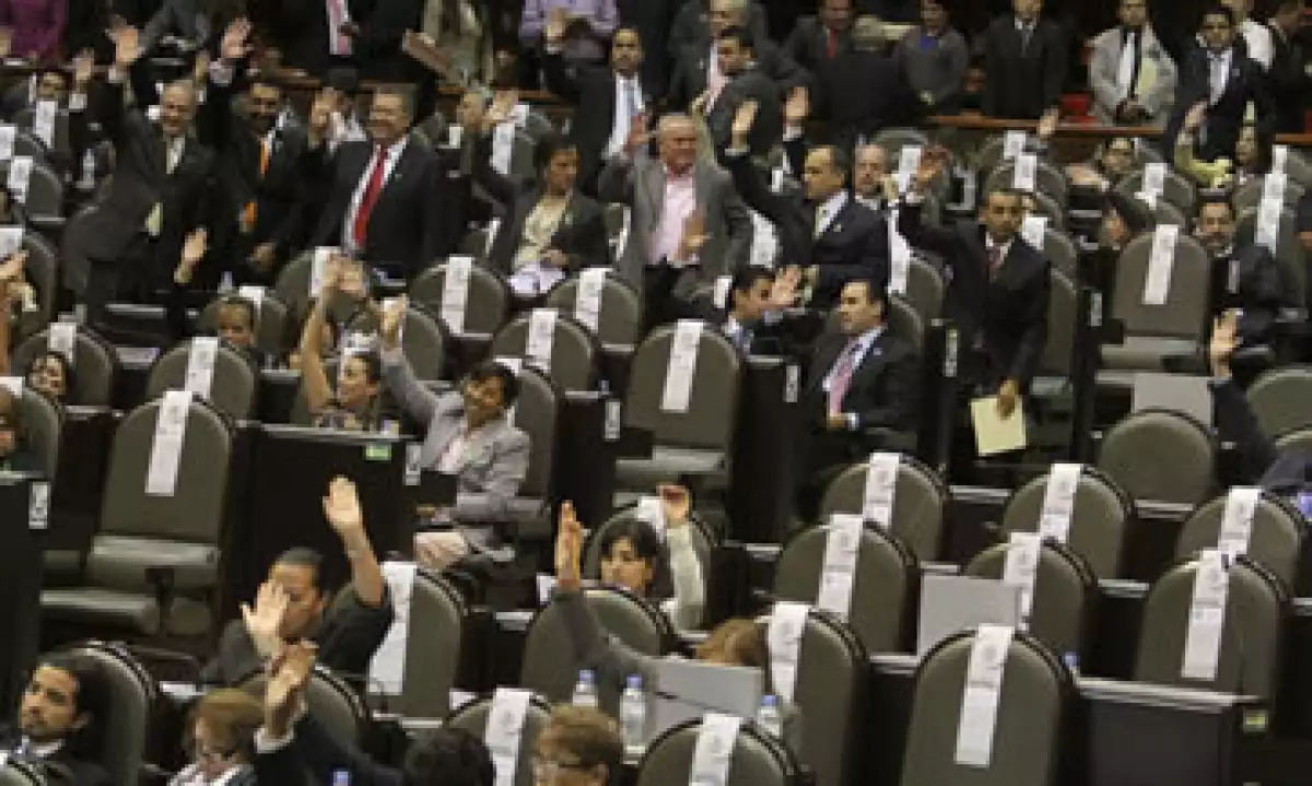 La reforma debe buscar hacer más transparente la contratación de los empleados por parte de las empresas, dice S&P. (Foto: Notimex)