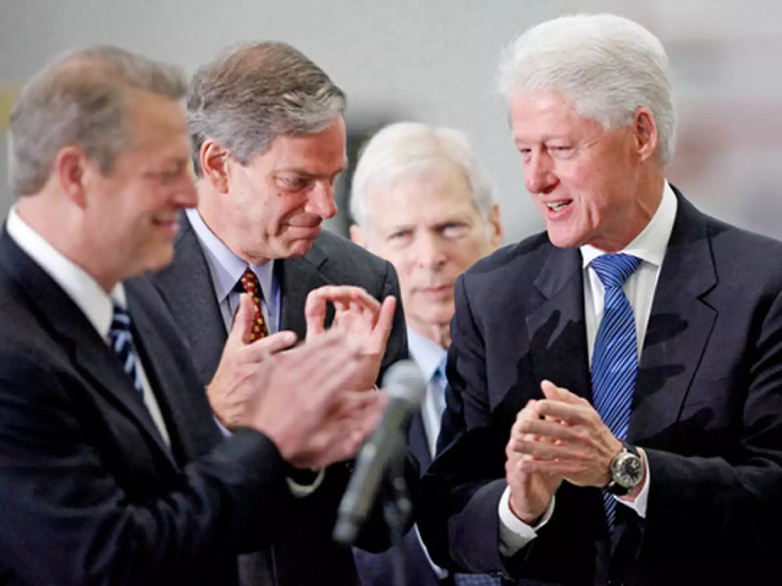 El ex presidente de Estados Unidos, Bill Clinton es un gran seguidos de la firma pues cuenta con varios relojes de ésta.