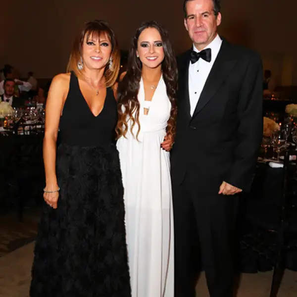 Ana Luisa López,Paola y Sergio Madrazo