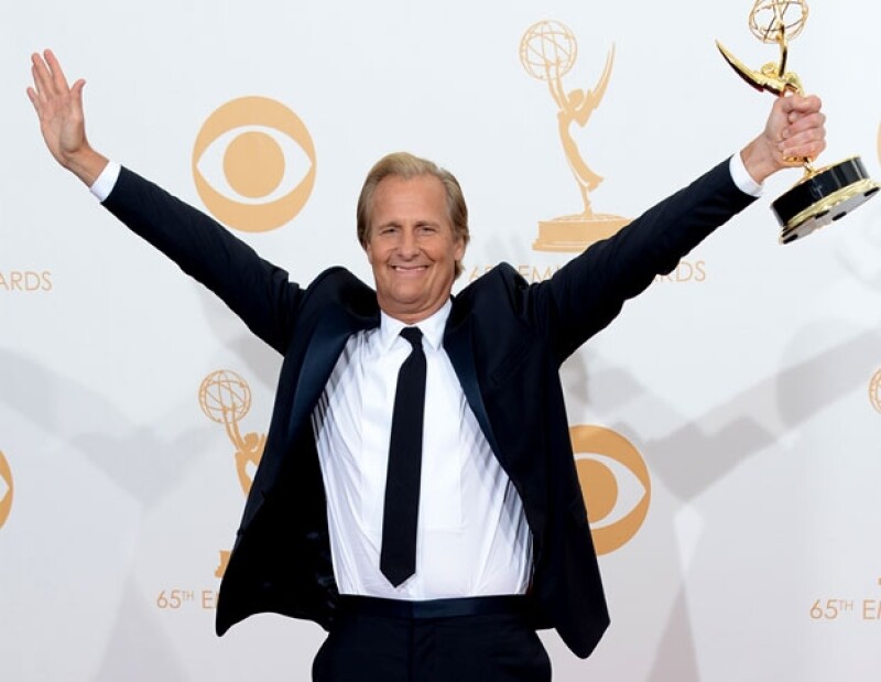 Jeff Daniels de 'The Newsroom' con su estatuilla.