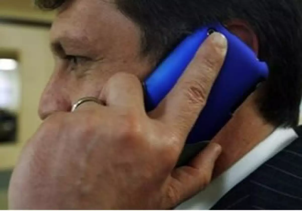 Es una obligación registrar los teléfonos para evitar actos delictivos por esta vía, dice el experto. (Foto: AP)
