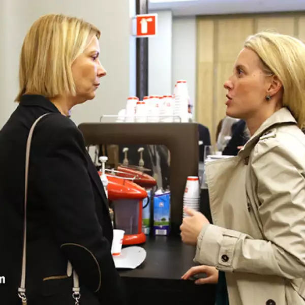 Marlen Van y Maya Jujnosky