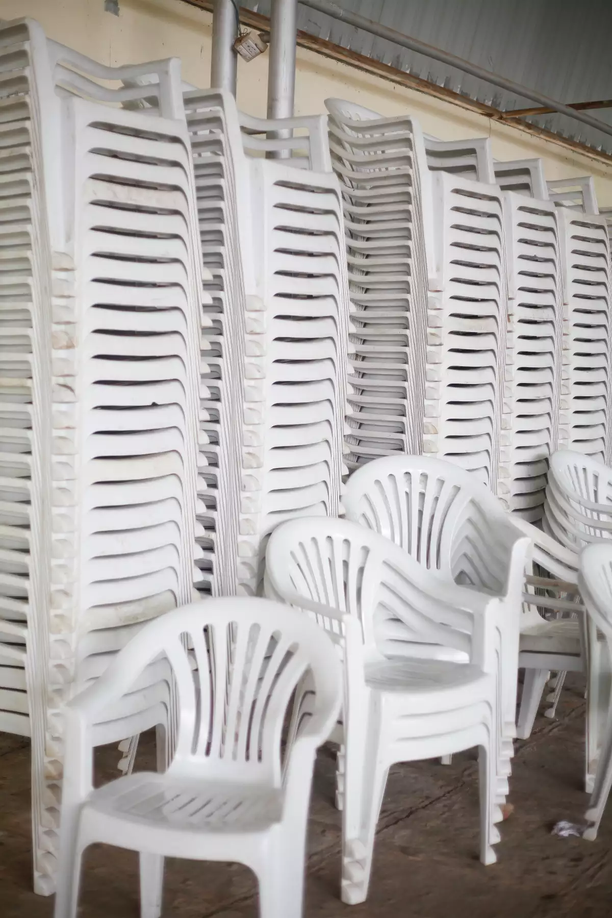silla monobloc bad bunny