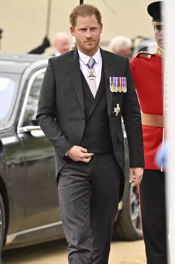 principe harry tercera fila coronacion