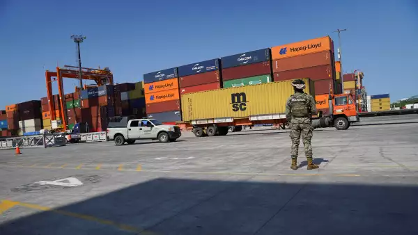 Las exportaciones mexicanas caen 5.7% en junio: Inegi