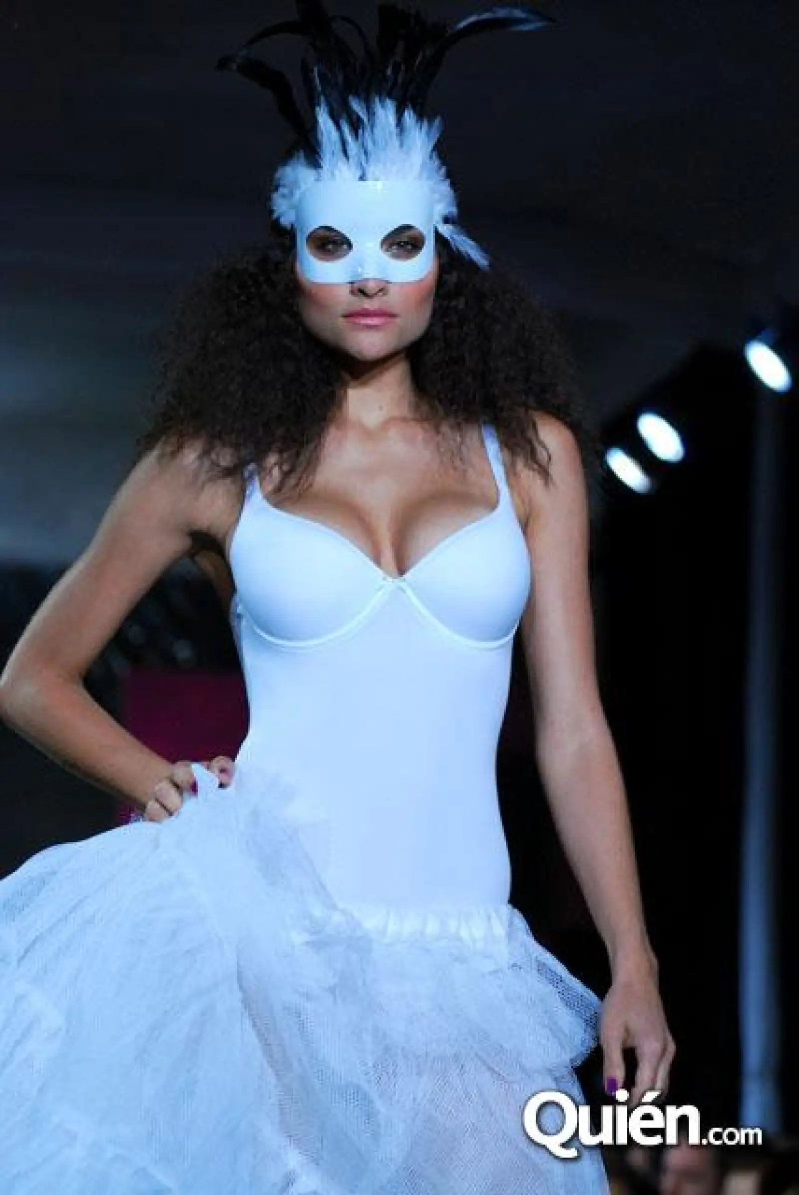 PASARELA LENCERIA LIVERPOOL