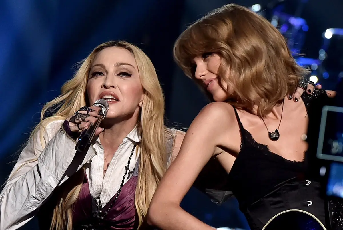 Madonna y Taylor Swift cantando juntas.