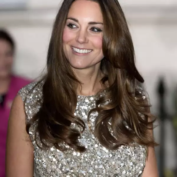 La Duquesa en la gala del `Tusk Conservation Awards´con su ya clásico peinado y ligero maquillaje.