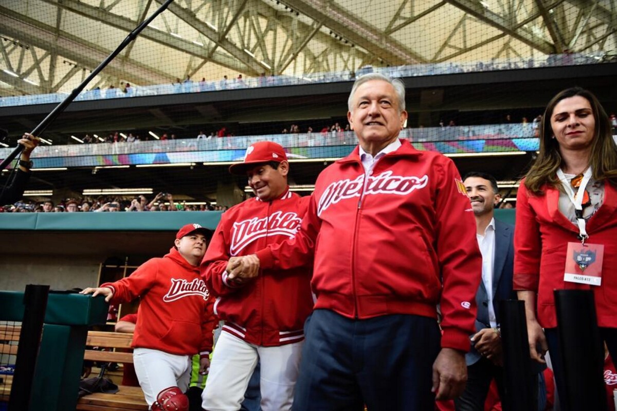 Resultado de imagen para claudia sheinbaum diablos rojos