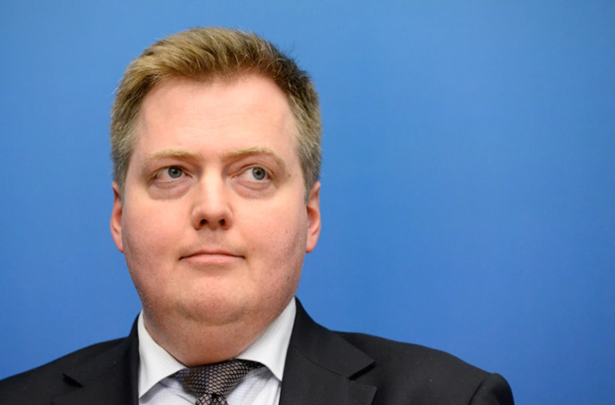 Según informó el vicepresidente del Partido Progresista de este país, Sugður Ingi Jóhannsson, Sigmundur David Gunnlaugsson renunció luego que se diera a conocer la filtración de acuerdos financieros.