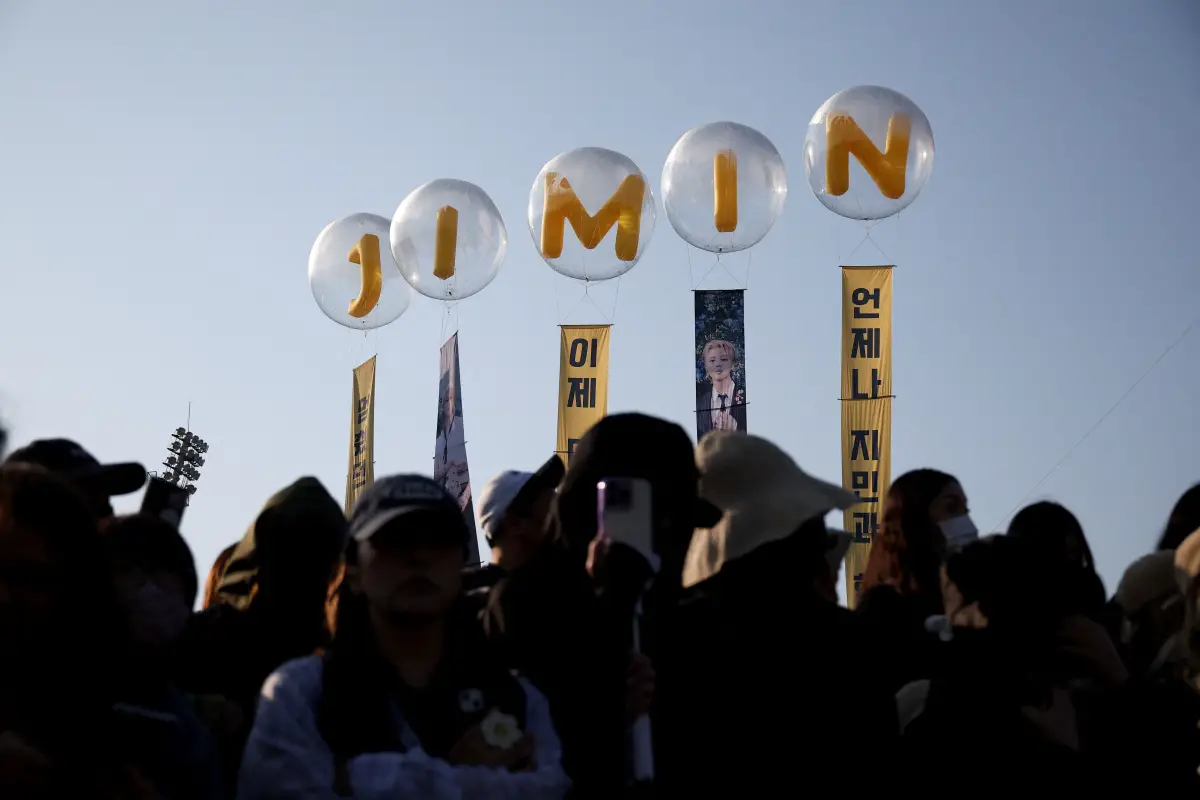 fans de bts celebran posible regreso de la banda