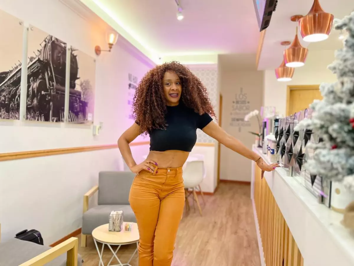 M´balia, de integrante de OV7 a dueña de una churrería