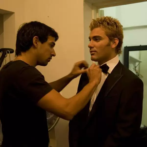 Este año también incursionó en el cine al ser invitado a participar en el cortometraje “Voces” y en la película “Cabeza de Buda”.