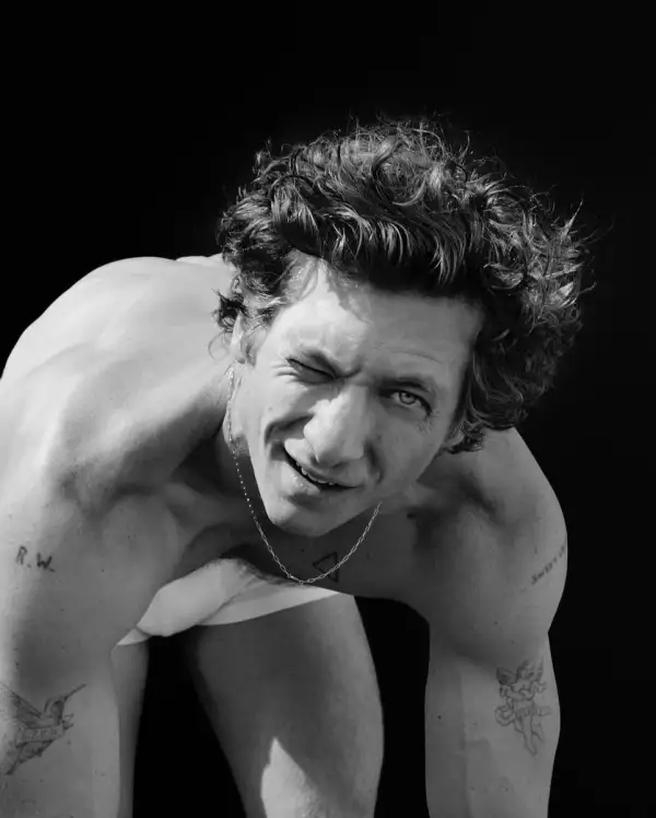 El actor Jeremy Allen White en la nueva campaña de Calvin Klein