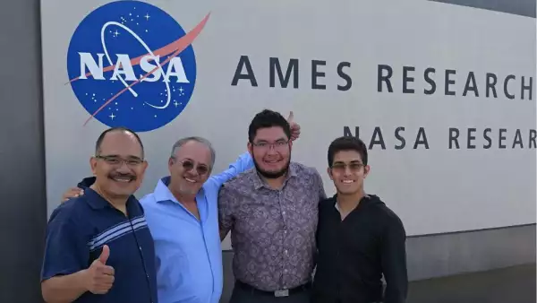 MEXICANOS NASA