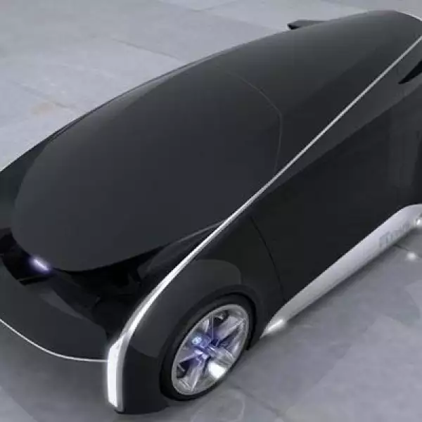 La firma japonesa presenta en el AutoShow de Tokio el prototipo de un vehículo futurista que demuestra la conexión entre el conductor, la sociedad y auto.