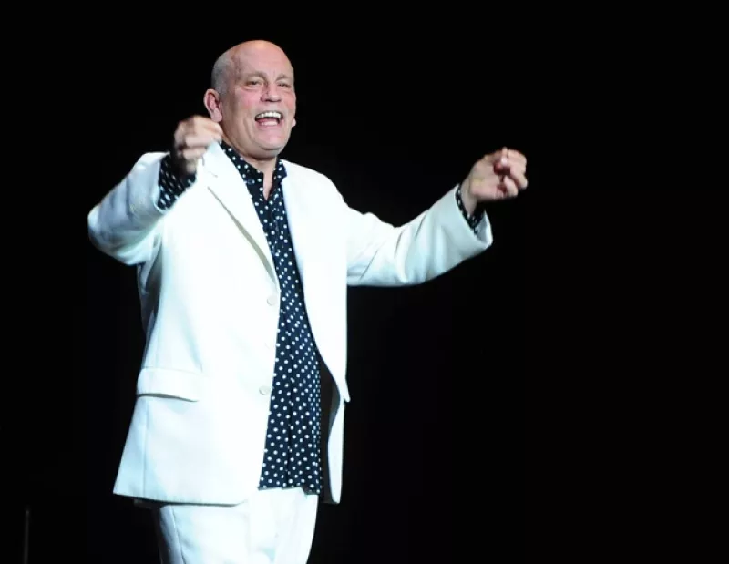 En la primera función de La Comedia Infernal, el actor se llevó aplausos y elogios del público y de famosos como Plutarco Haza y Juan Manuel Bernal.