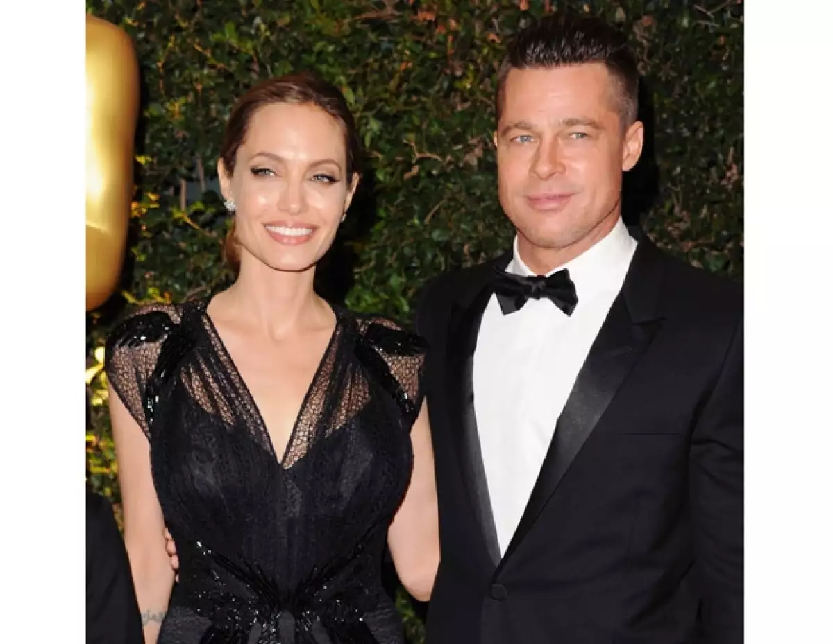 Medios internacionales aseguraron que Angelina compró la isla para regalársela a Brad.