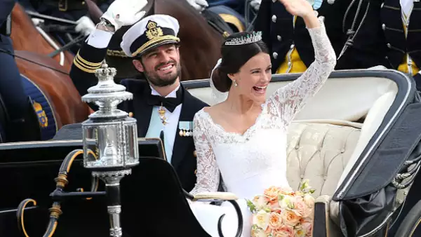 SwanLuv es la start-up que ha hecho mucho ruido en internet últimamente, pues busca premiar a las parejas de por vida al financiarles su boda con una simple condición: que jamás se divorcien.