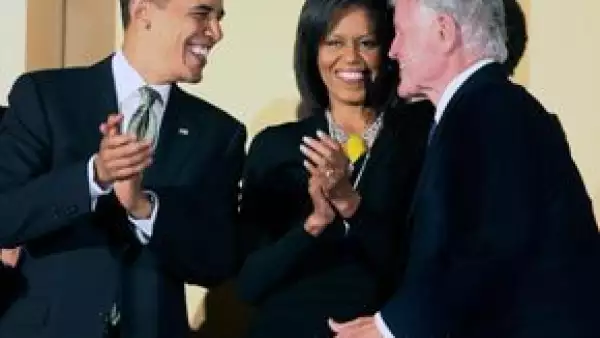 El demócrata fue honrado en el Centro Kennedy en un evento conducido por el comediante Bill Cosby; el presidente estadounidense y otras celebridades le cantaron 'feliz cumpleaños'.