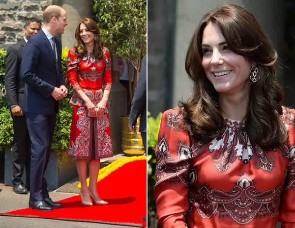 Con un atuendo de Alexander McQueen, Kate asistió al evento de conmemoración del atentado del 2008.