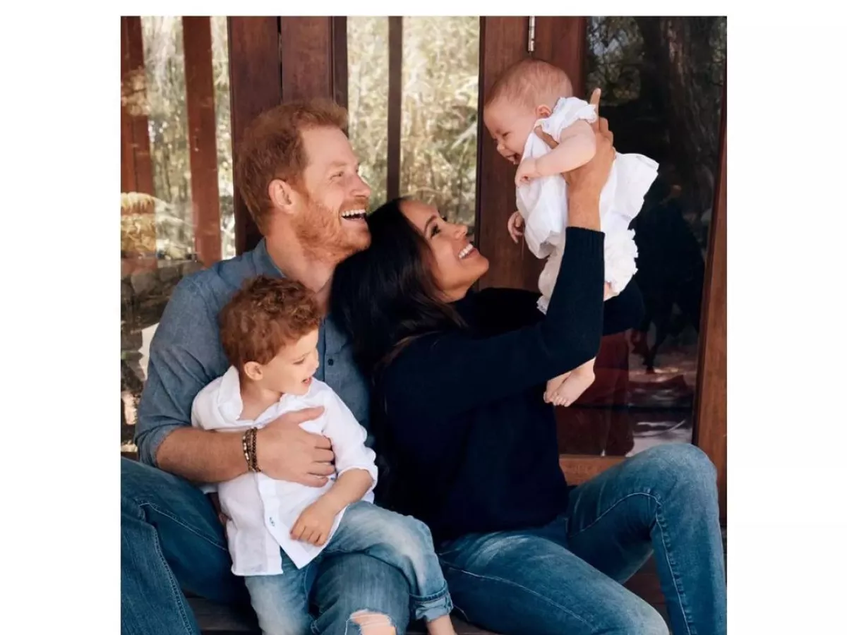 Archie, Harry, Meghan y Lilibet