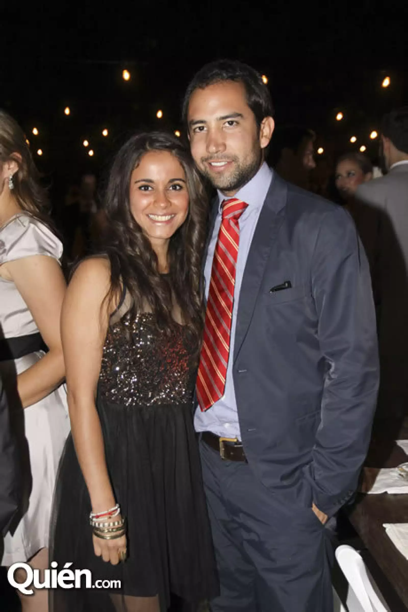 Ximena Aceves dejó claro que esta temporada las transparencias con brillos no pueden faltar en una boda.